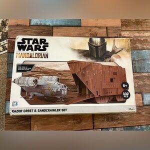 Disney Star Wars Mandalorian Set
unique collectors
Perfect Christmas gift